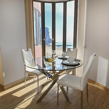 Edificio Oceanic Appartamento *